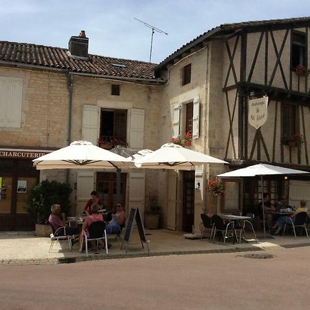 Nanteuil-en-Vallée La Vieille Maison Rose B&B 외부 사진