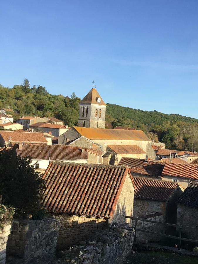 Nanteuil-en-Vallée La Vieille Maison Rose B&B 외부 사진