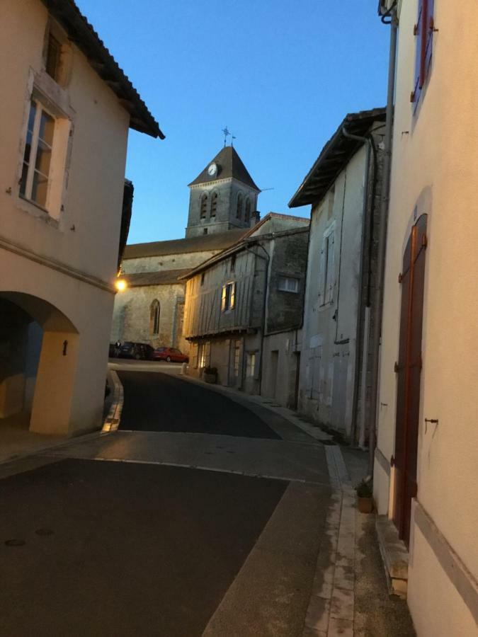 Nanteuil-en-Vallée La Vieille Maison Rose B&B 외부 사진