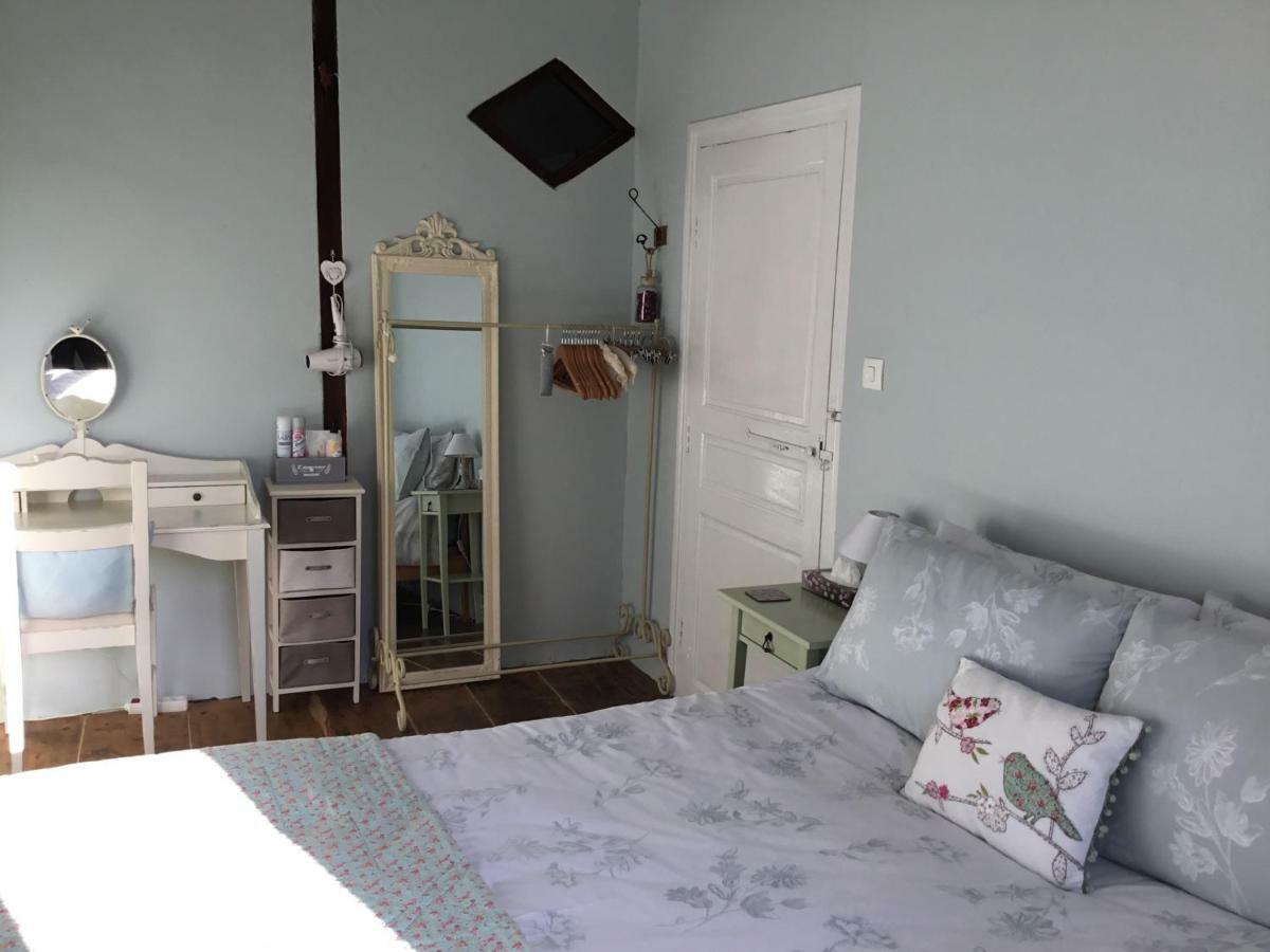 Nanteuil-en-Vallée La Vieille Maison Rose B&B 외부 사진